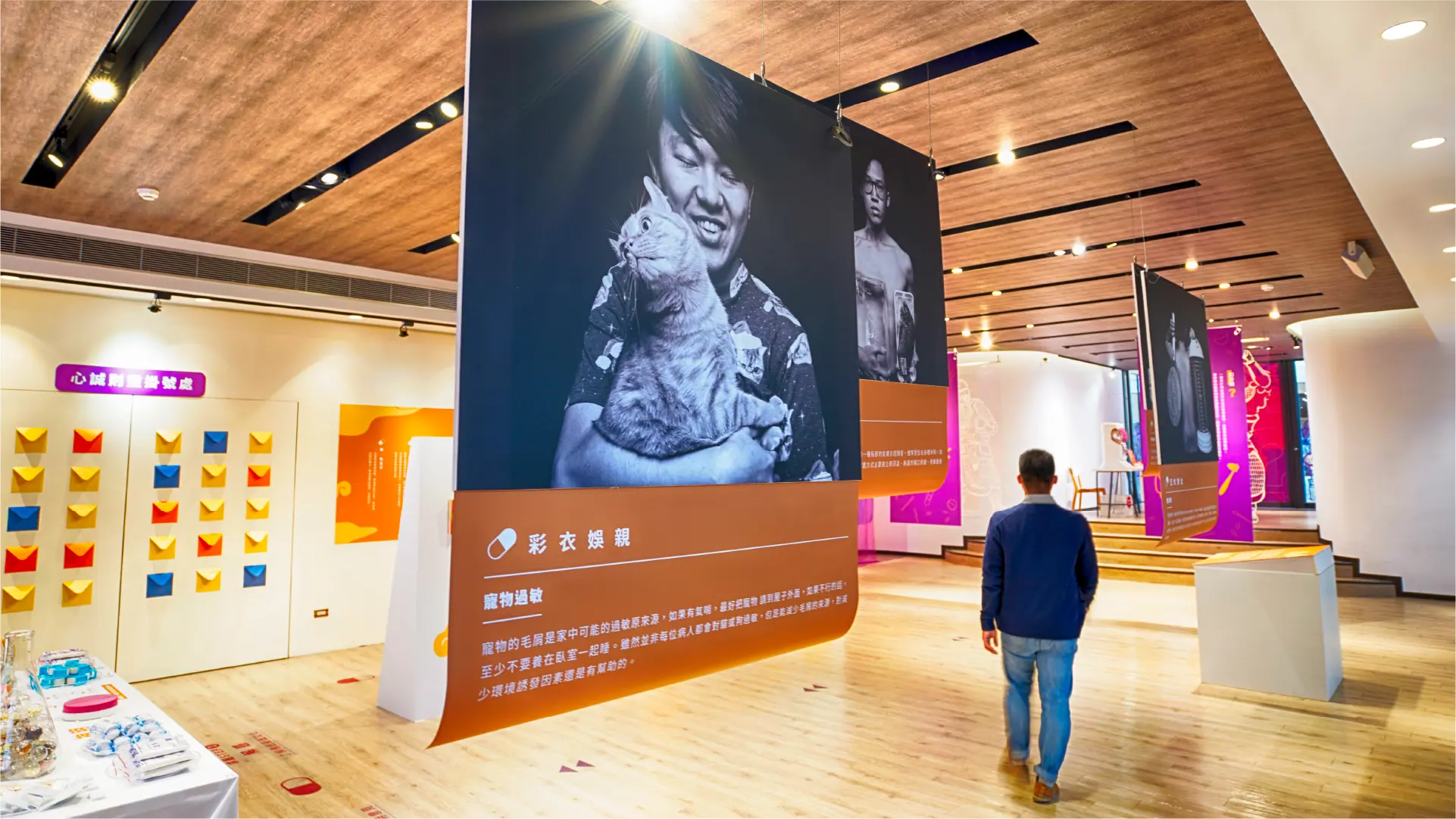 心誠則靈藥籤展展場走廊視覺牆