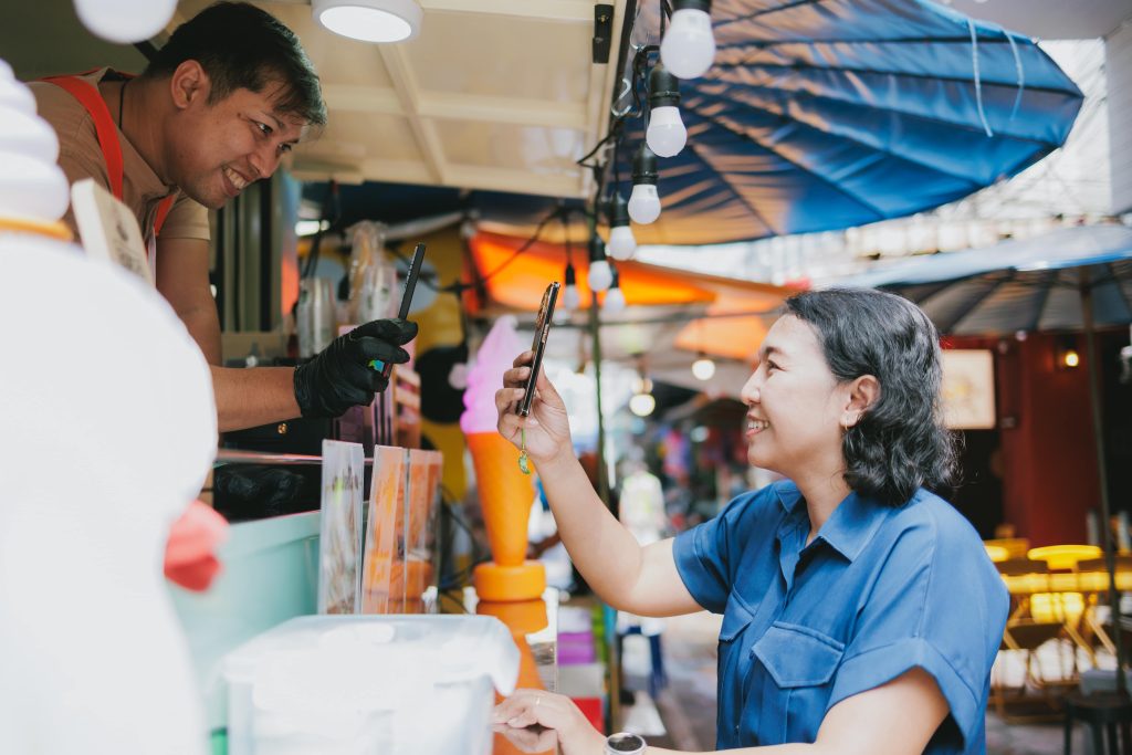 善用社群媒體與線上資源，擴大你的影響力