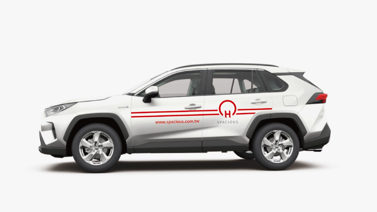 富合企業 SPACIOUS 識別車身彩繪應用，公務車車身貼附標誌與網址