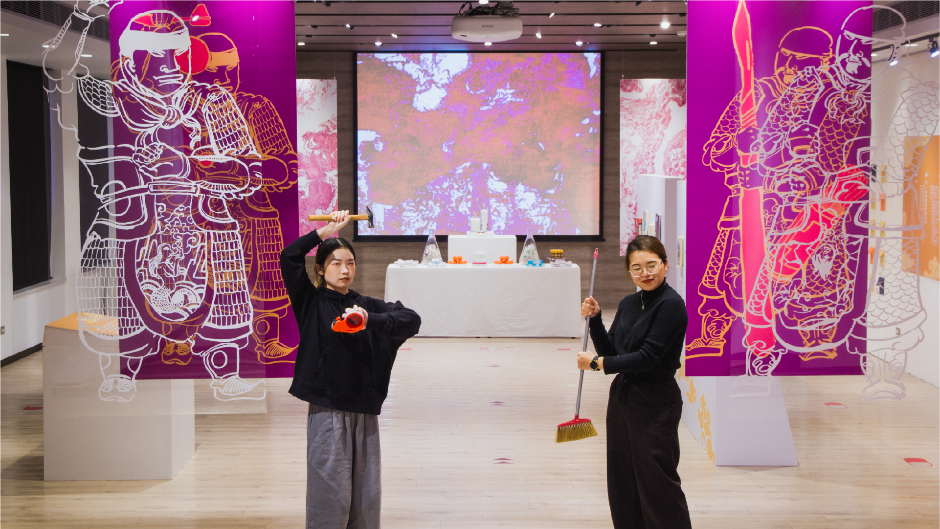 心誠則靈藥籤展互動表演，演員演繹求籤儀式